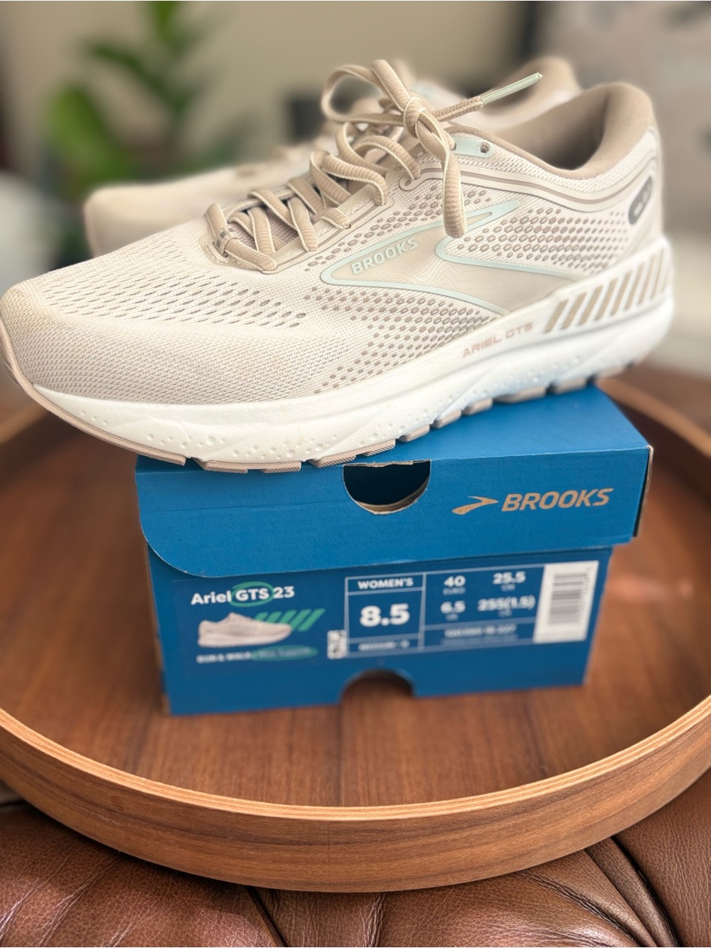 Like NIB Brooks Ariel GTS 23 Women's Running Shoe Chateau Gray Sand Beige 8.5 B